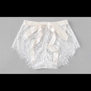 LACE STRING WHITE PANTIES